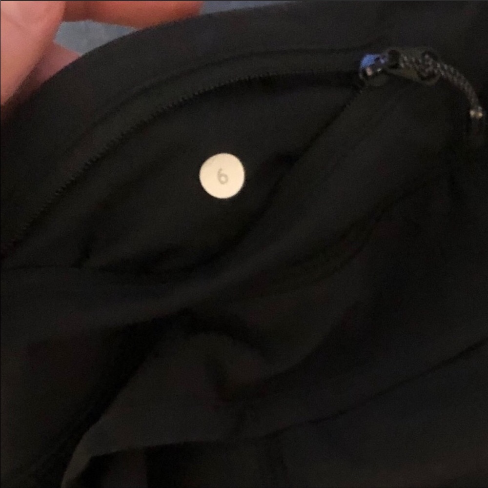 Lululemon barely worn speed shorts black & neon 6 - Picture 4 of 8